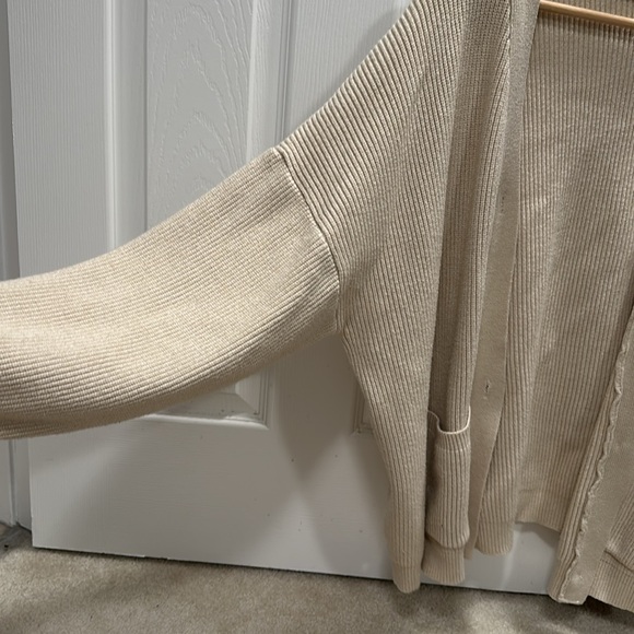 Oversized cream cardigan sweater sz L - Picture 2 of 4